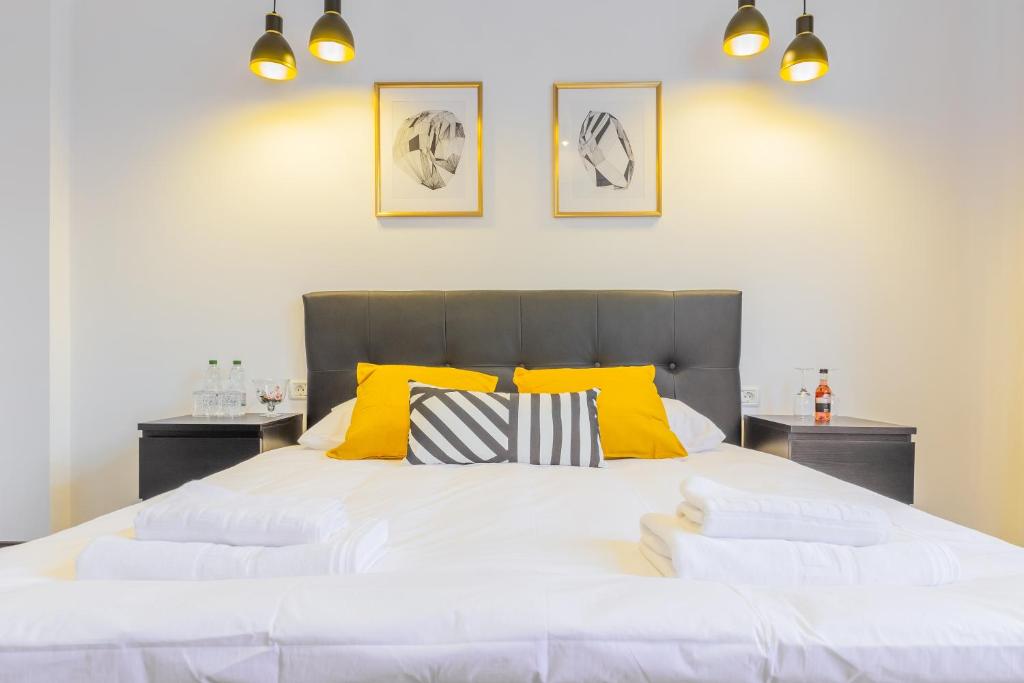 CHÂTEAU: Upscale Suites in Bucharest's Historical Center! room 3