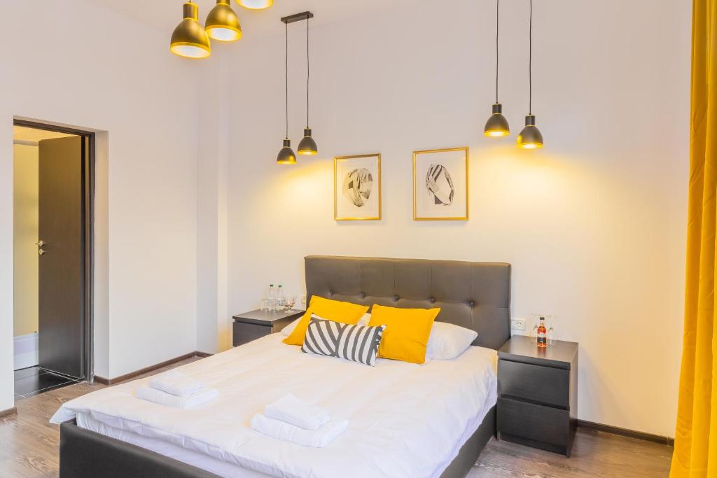 CHÂTEAU: Upscale Suites in Bucharest's Historical Center! room 5