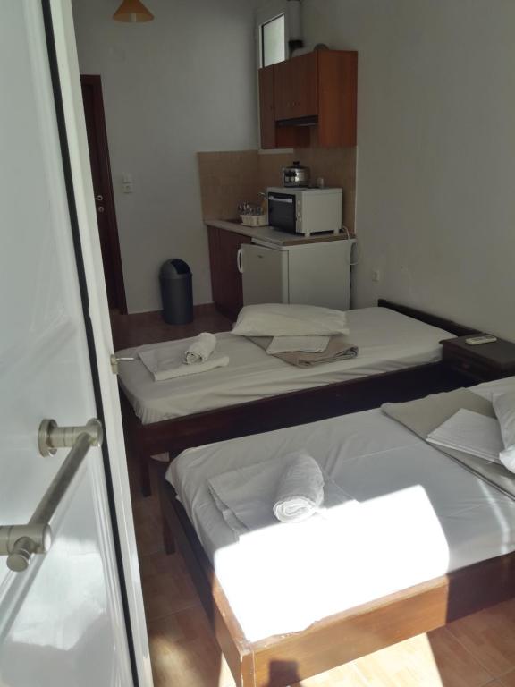 Chrysa's Studios room 5