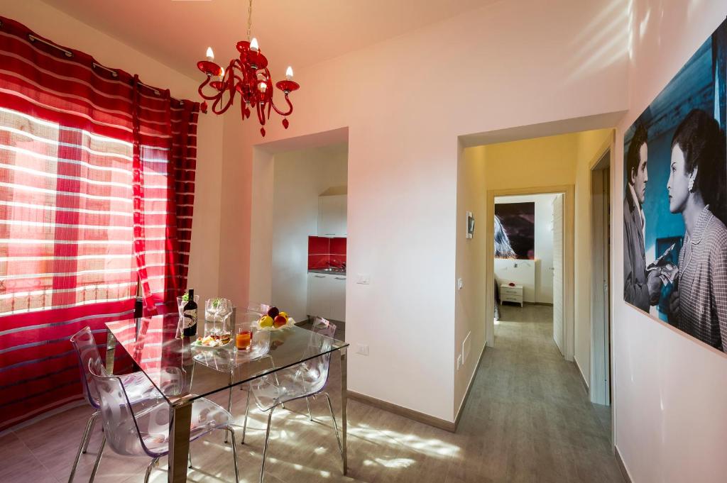 CIAK SI GIRA 1 room 6