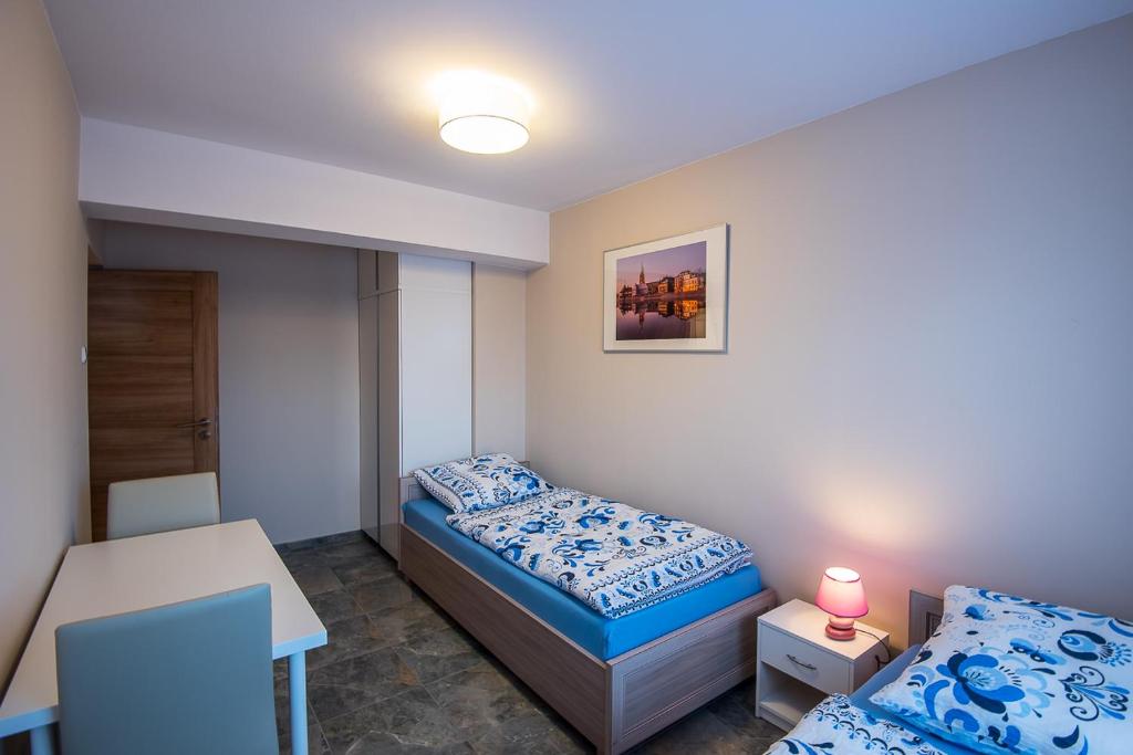City On Foot room 4