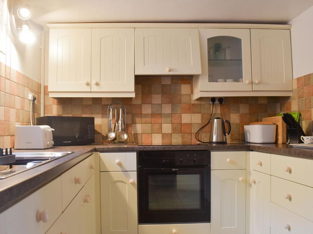 Colbridge Cottage room 5