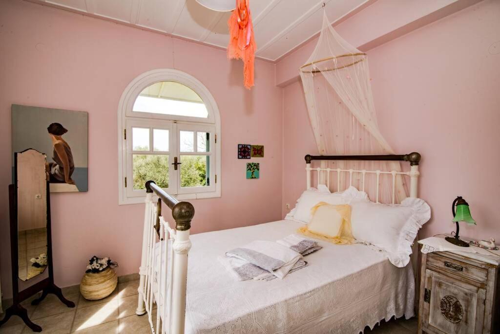 The Cottage House room 4