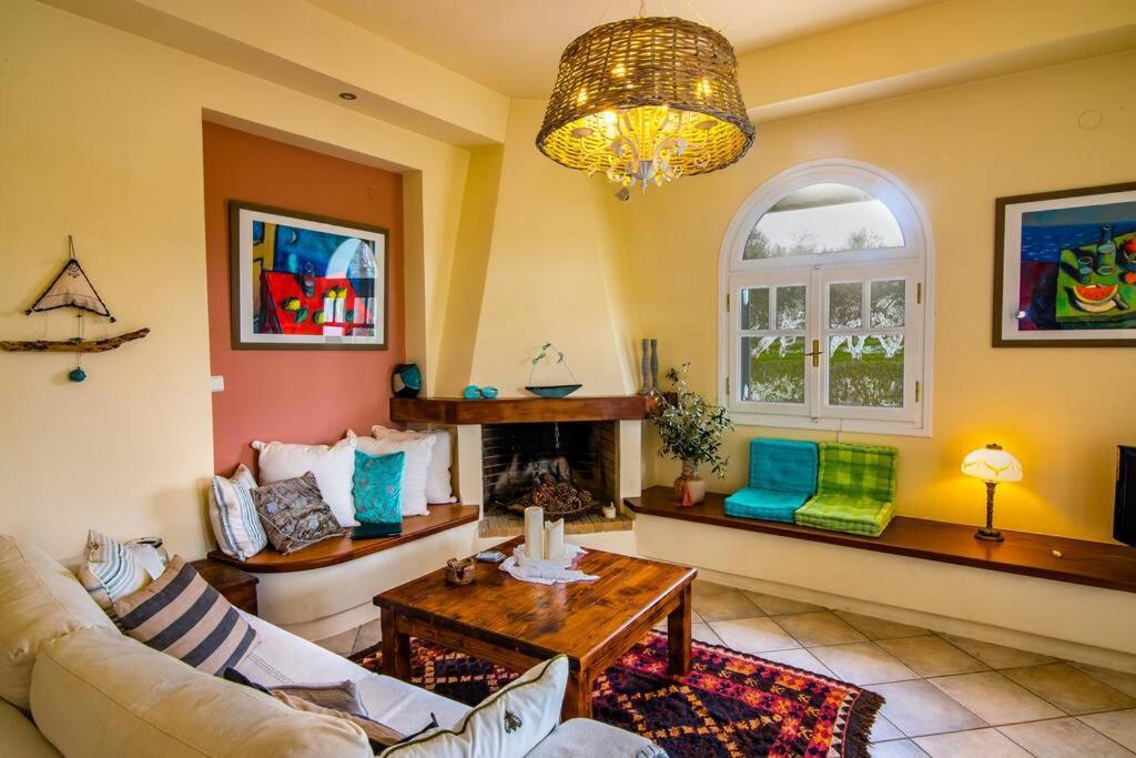 The Cottage House room 6