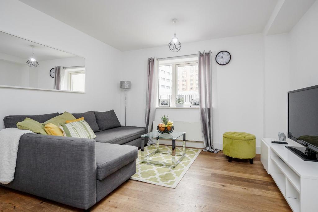 The Heart of Covent Garden, Sleeps 4 room 3