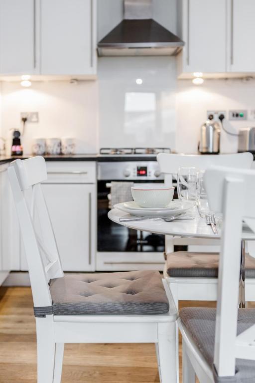 The Heart of Covent Garden, Sleeps 4 room 6