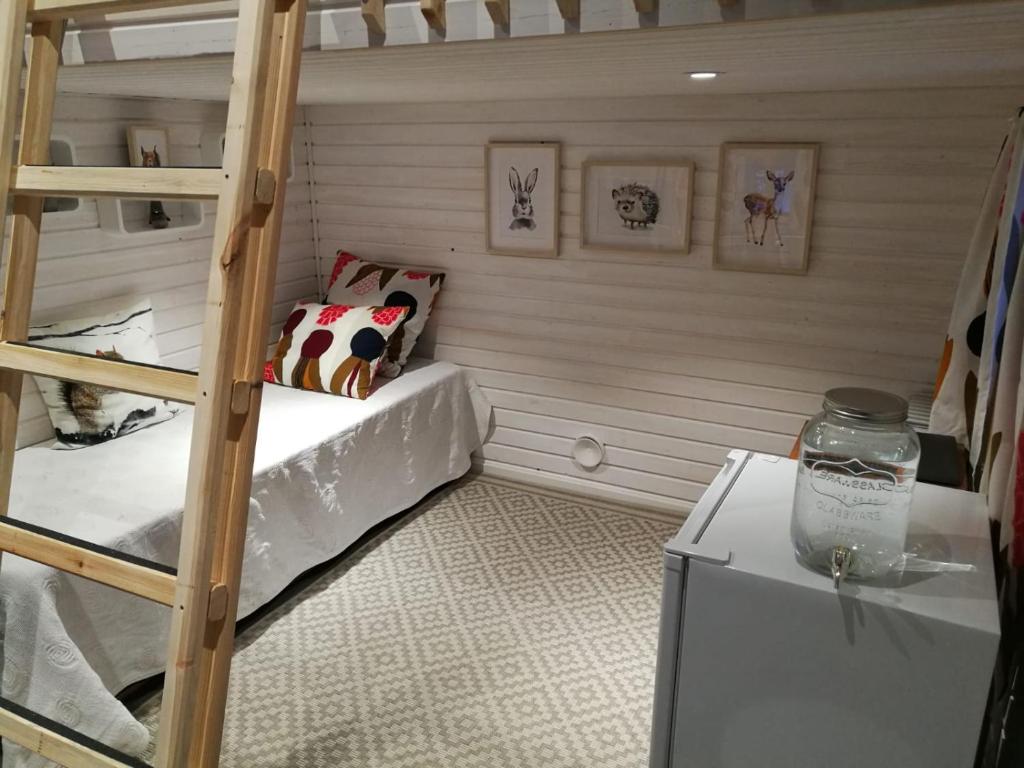 Cozy Cottage room 3