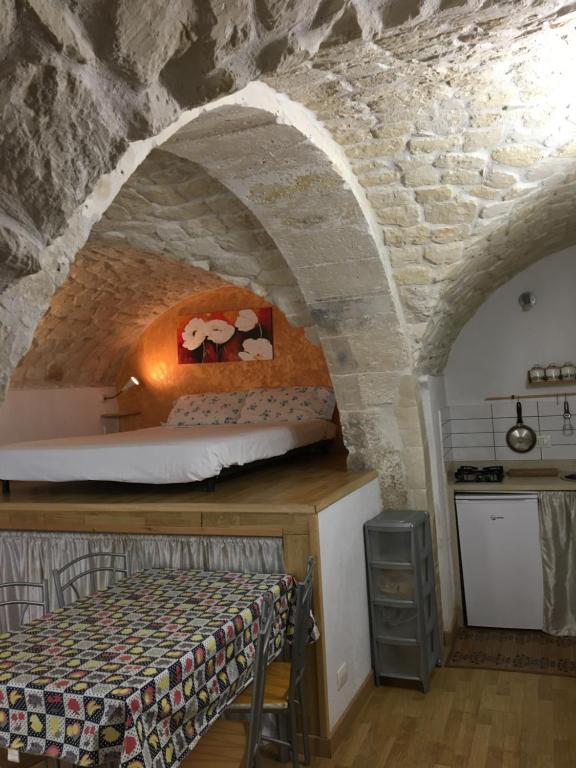 Dammuso Raffaello room 1