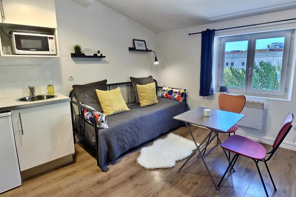 LES APPARTEMENTS D'EDMOND SYLVABELLE room 2