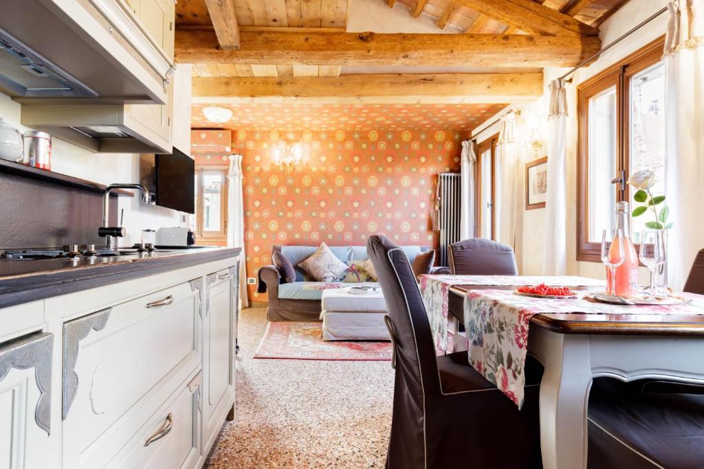 Ca' Del Mariner apartment with Terrace room 1