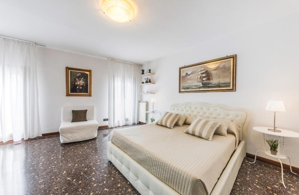 Ca' Delfina Holiday Home room 1