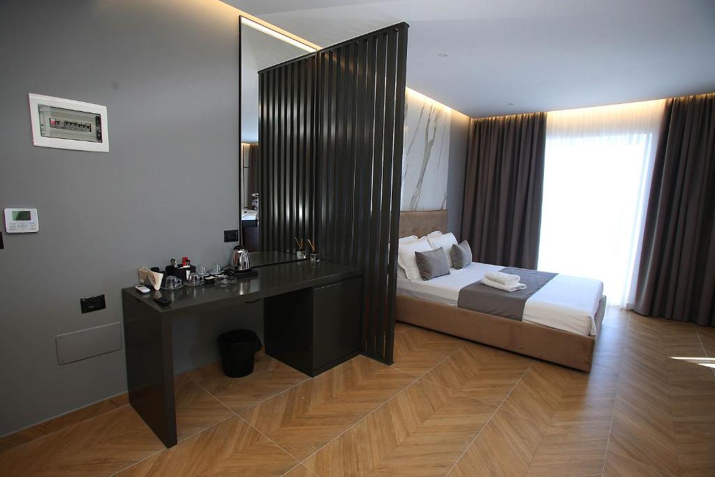 Diamond Rooms room 1