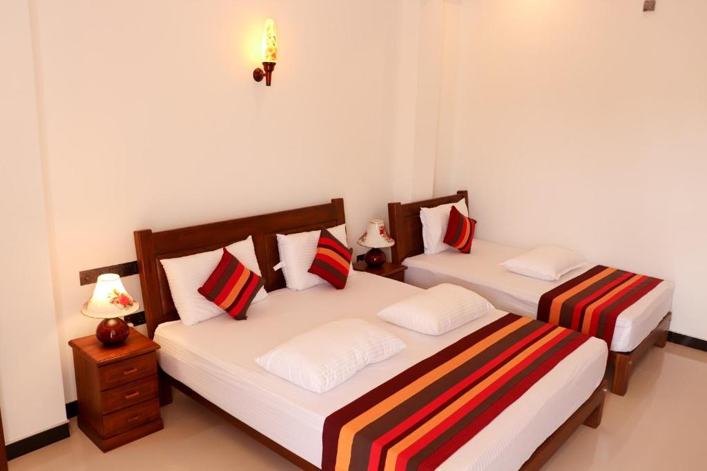 Mirissa Dive Resort room 3