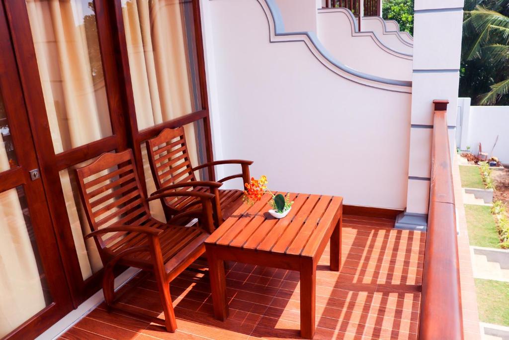 Mirissa Dive Resort room 4