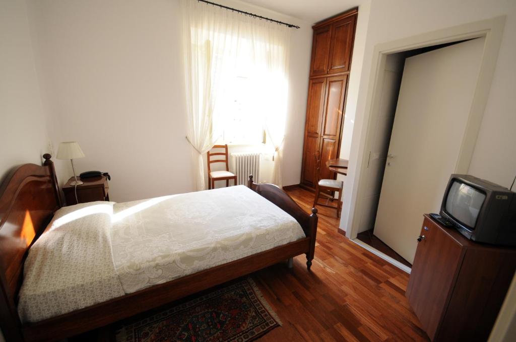 Guest House Domus Urbino room 2