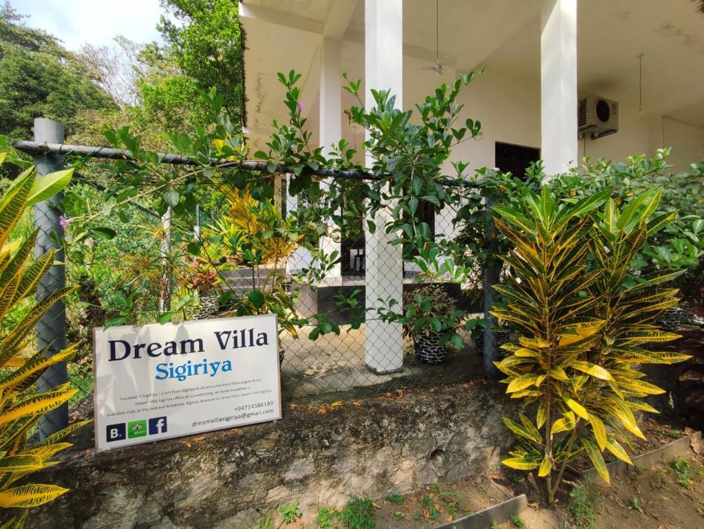 Dream Villa Sigiriya room 2
