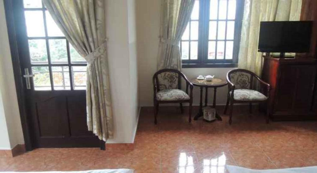Duy Dang Hotel room 2
