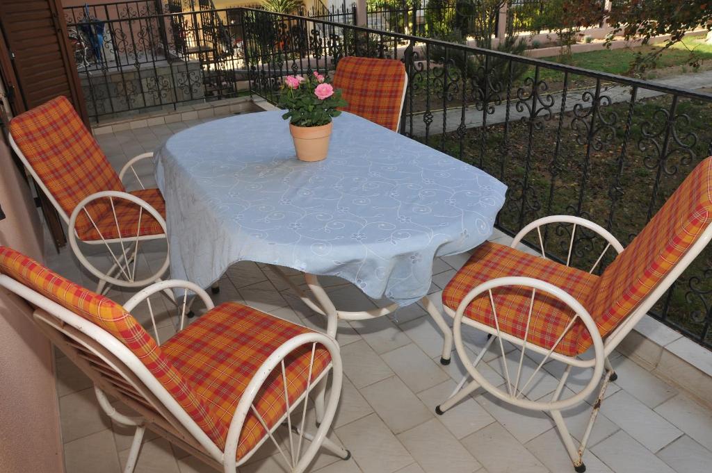 Eagle's Family Apartment Kalampaka room 2