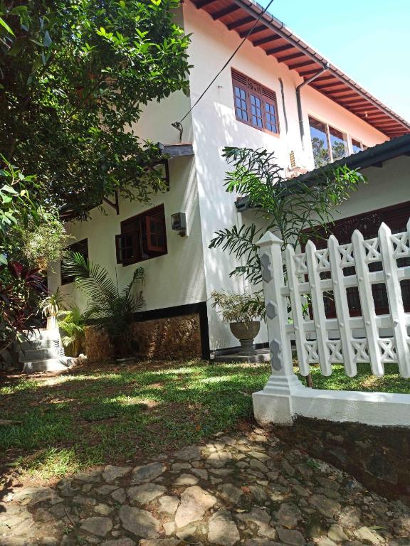 Eco Garden Hiriketiya room 1