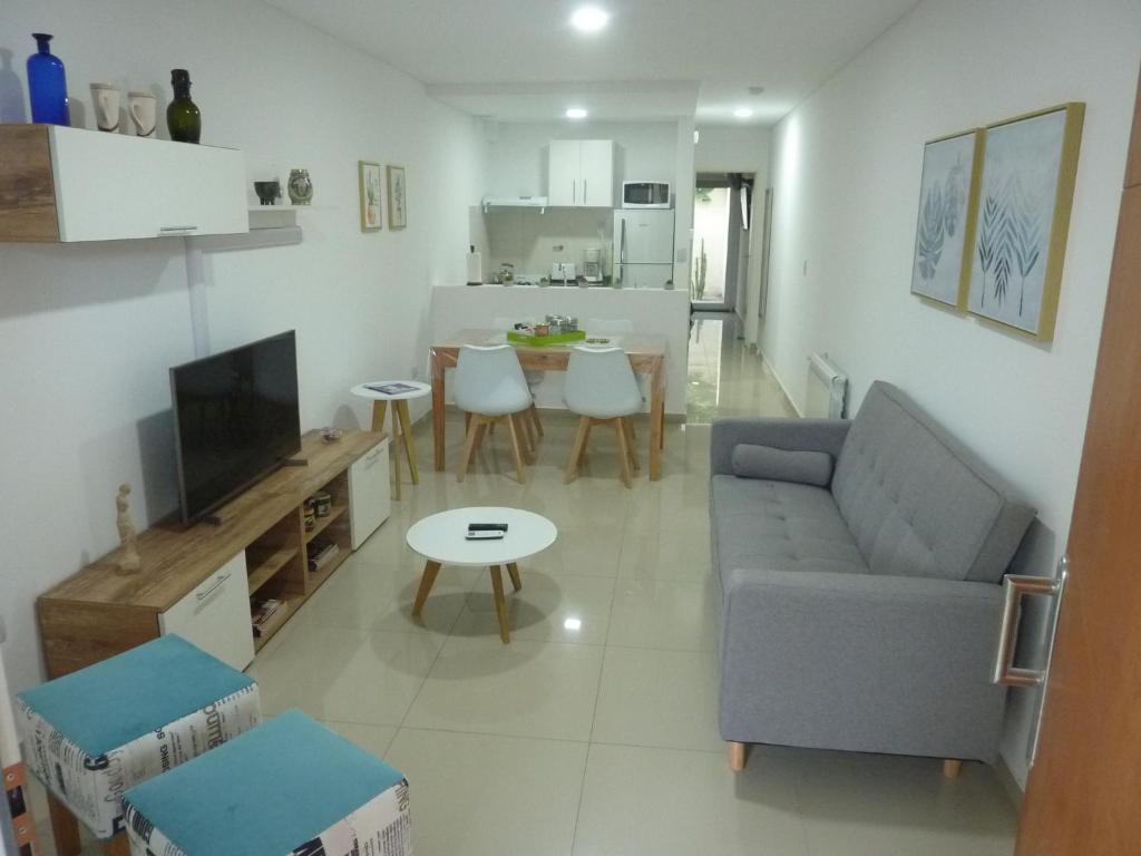Edificio Nikemen, moderno dpto con patio y cochera cubierta – Fotos 1