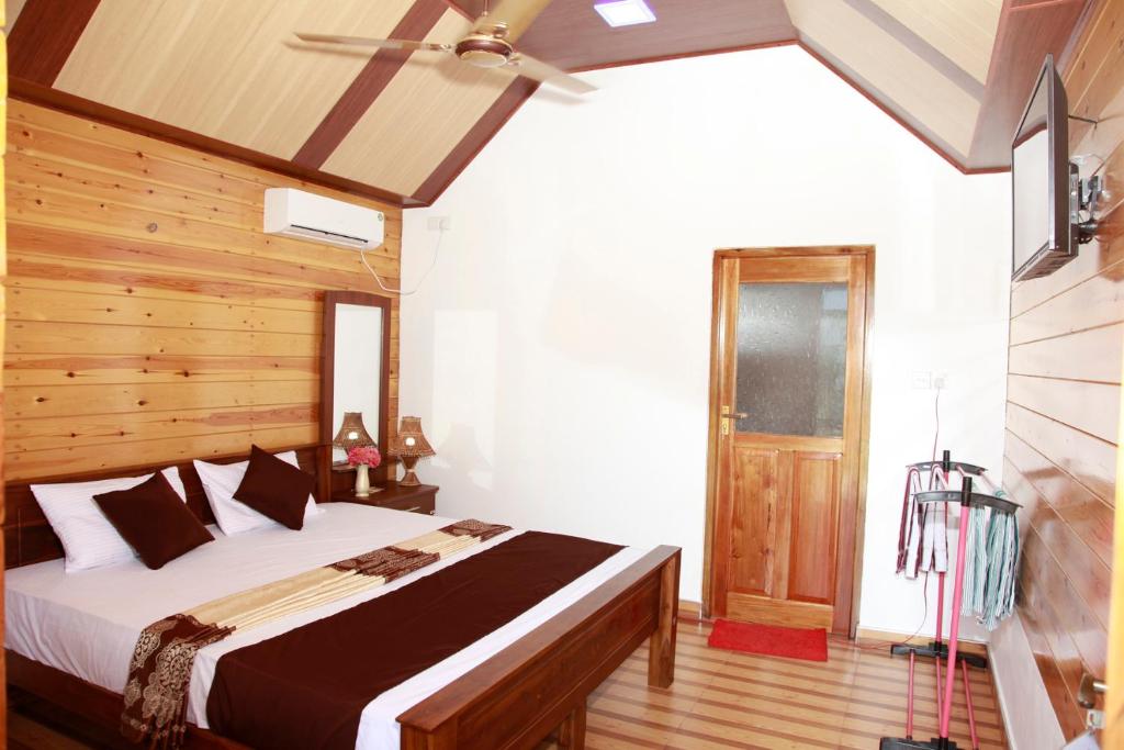 Elegant Green Beach Resort room 2