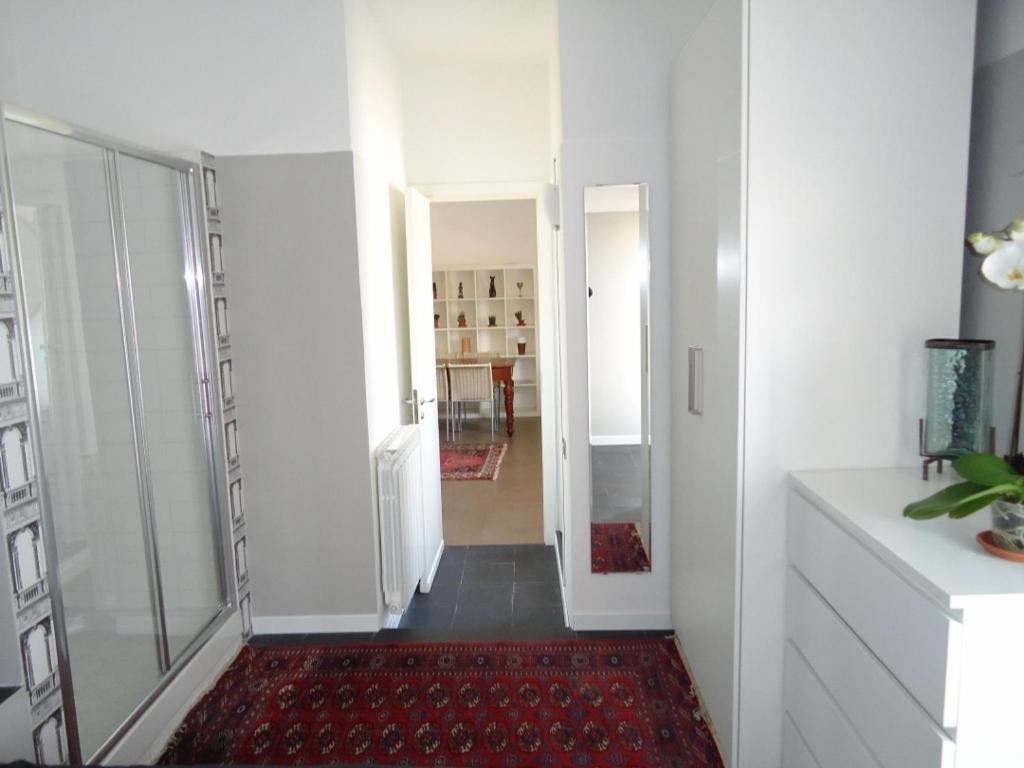 Elio's apartment room 1