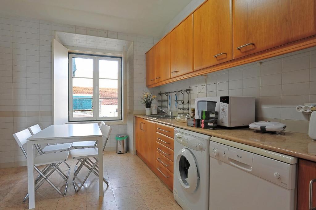 Localtraveling Downtown - Family Apartments room 6