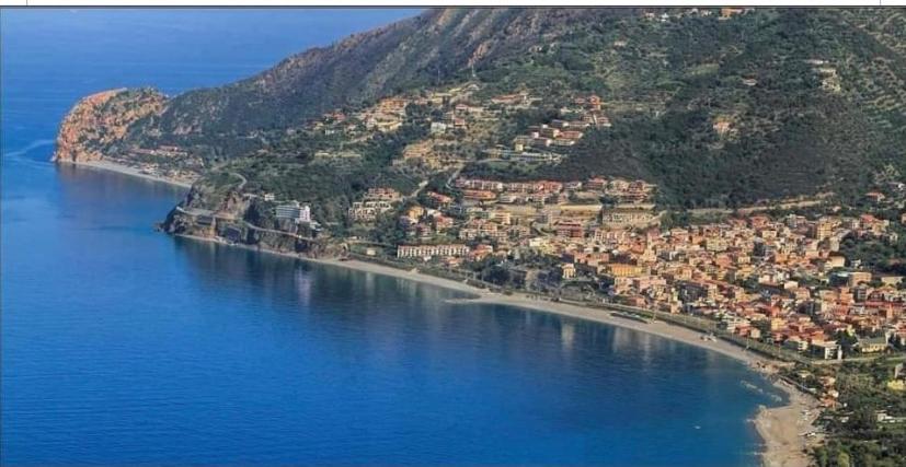 Appartamento Vacanza Villetta Fichera room 1