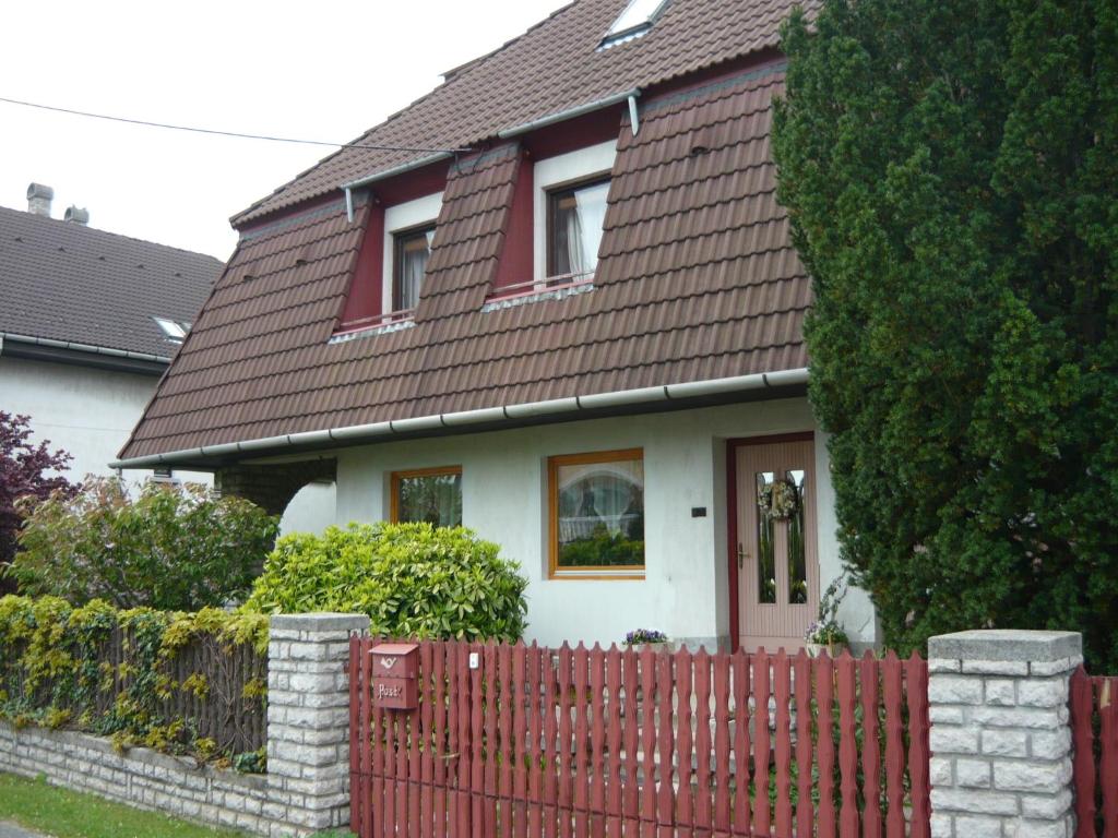 Füvesi Vendégház room 1