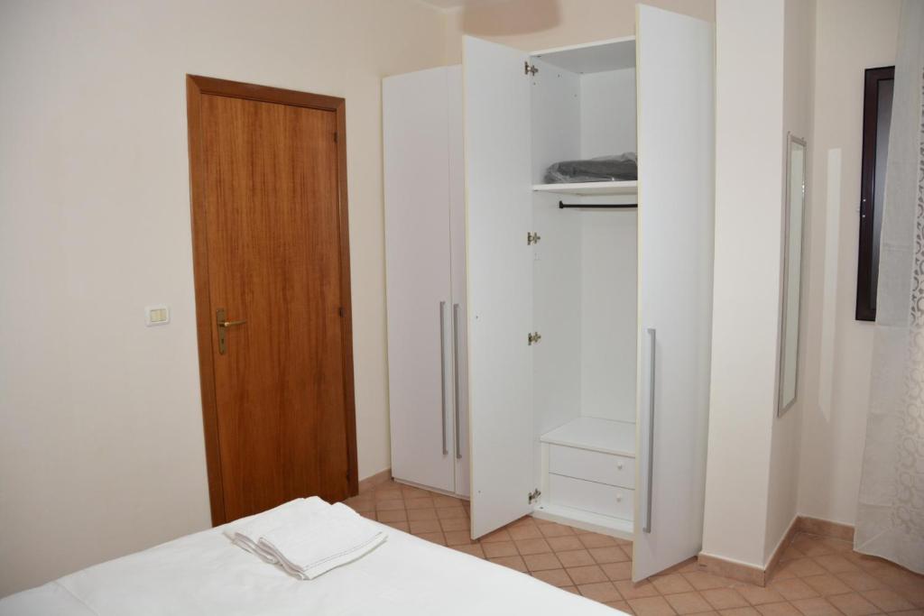 Garibaldi Flat room 4