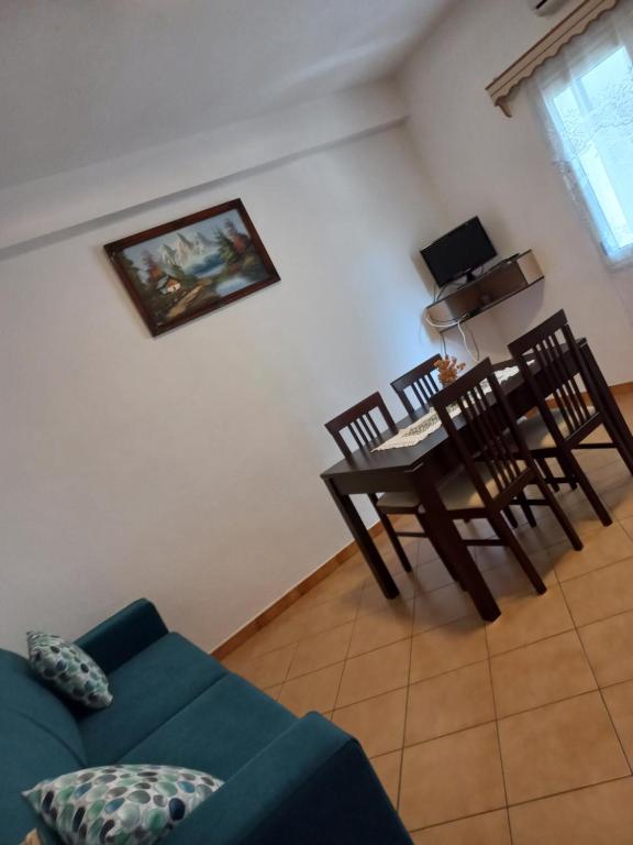 Apartament Gloria&Mitati room 1