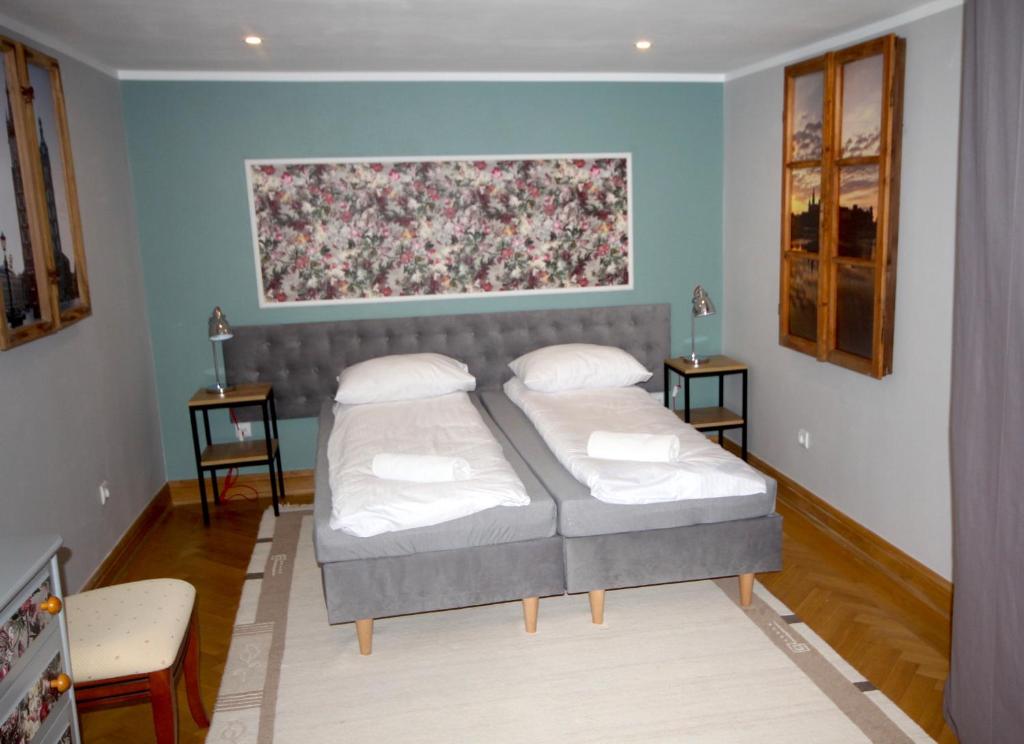 The Good Place by Cracow Moods room 3