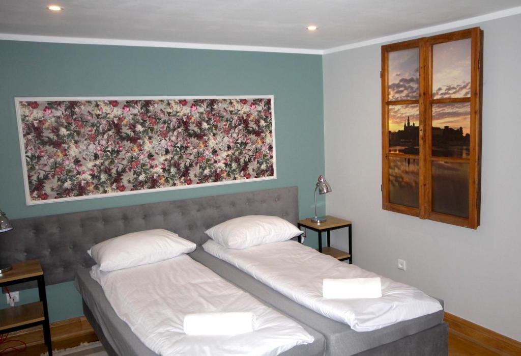 The Good Place by Cracow Moods room 4