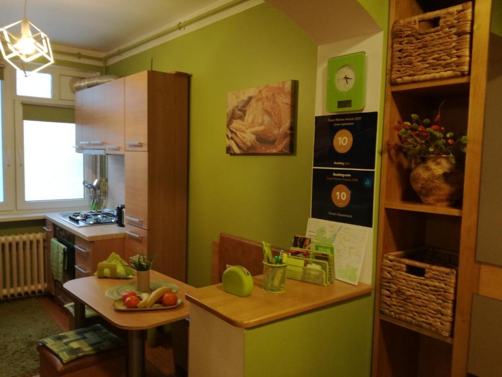 Green Apartment room 4