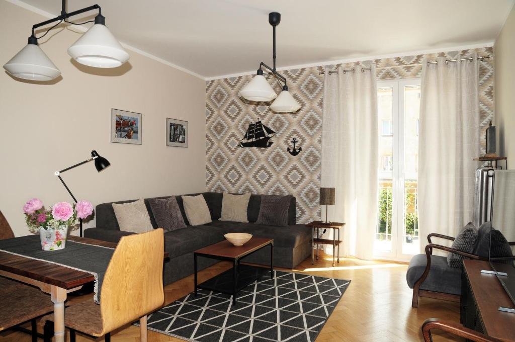 Blue Grey Atelier room 1