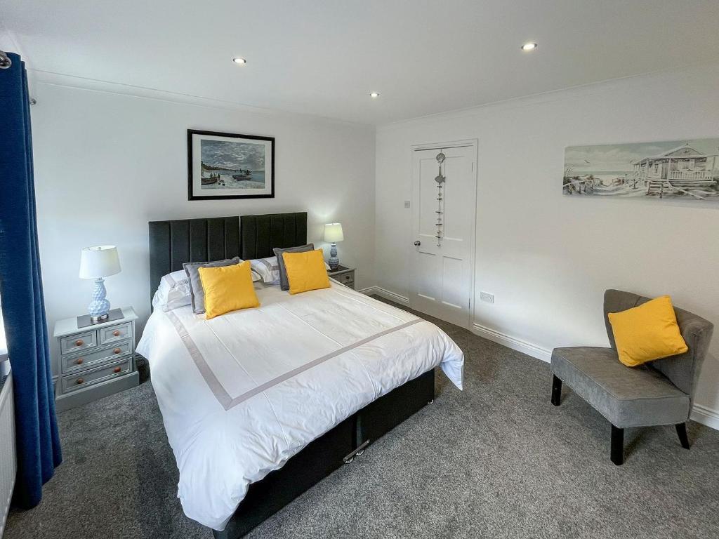 Harbour Walk room 6