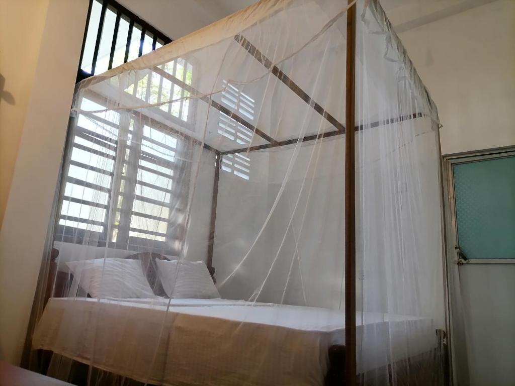 Hiriketiya Hasmal House room 6