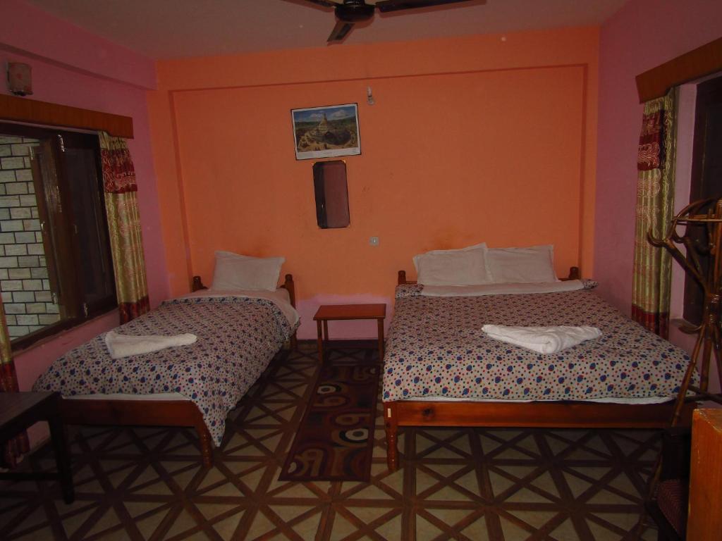 Hotel Lotus Inn room 6