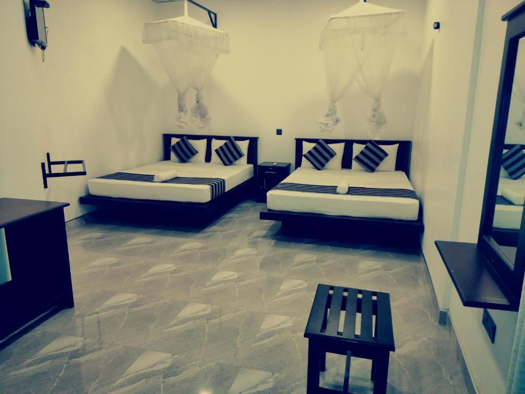 Induwara Safari Resort room 2