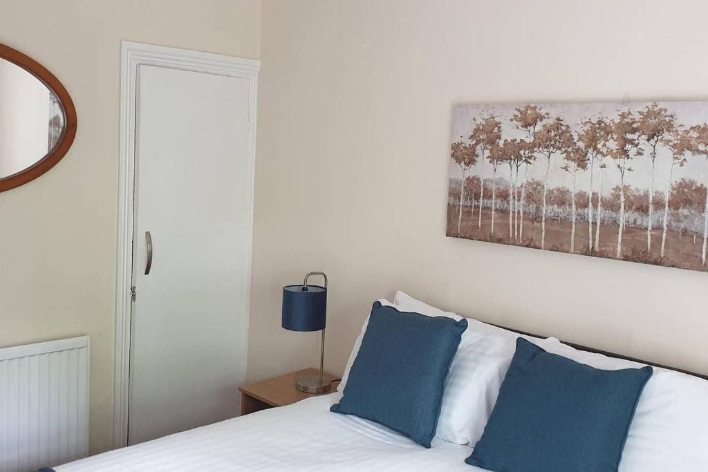 Ironmonger House room 1