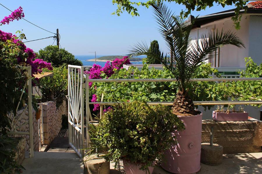 Apartments Jakov And Antonia room 5