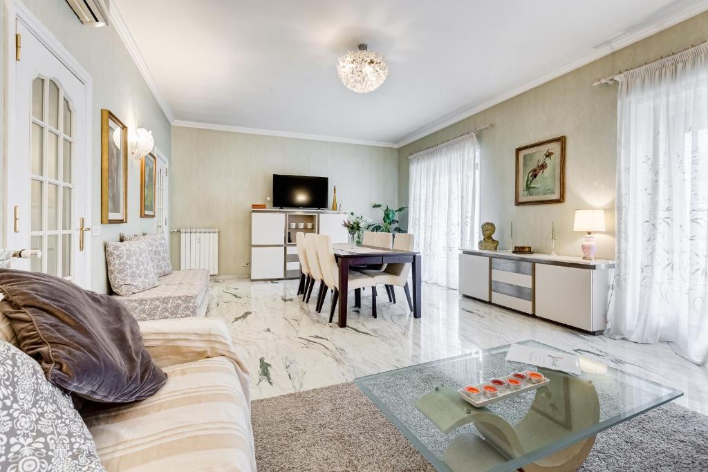J.N.D.Holidays room 5