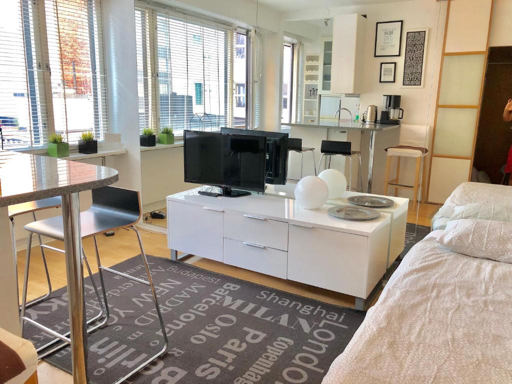 Kamppi Sweet Studio room 2