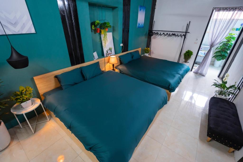 KemKay Old Quarter room 2