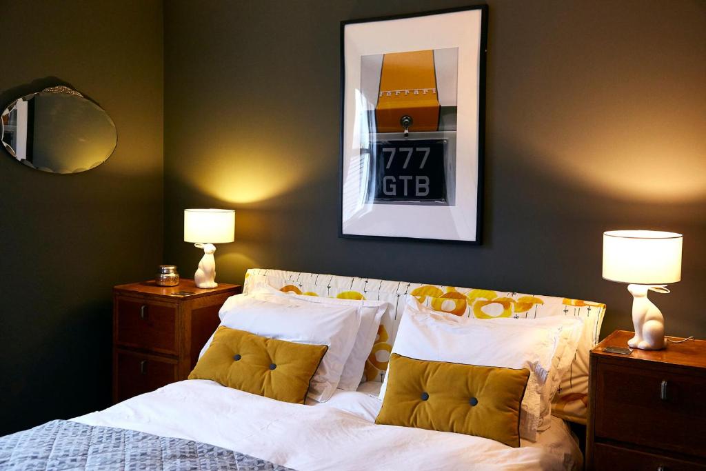 Kestrel room 1