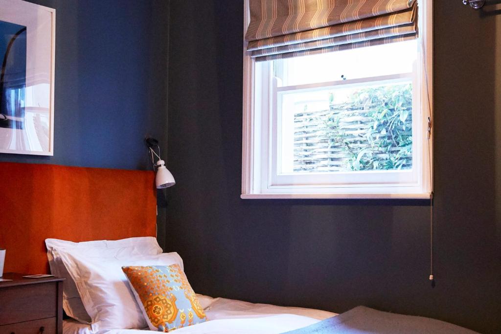 Kestrel room 2