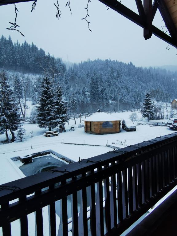 Cabana '' La Poalele Giumalăului '' room 2