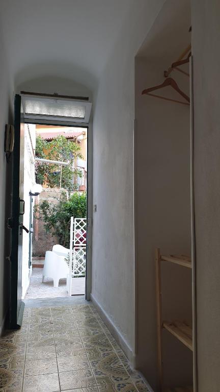 La Pomelia room 3