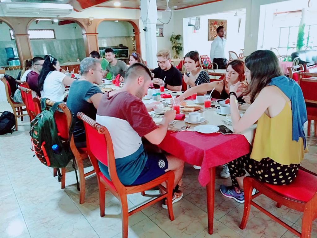 Lake Side Tourist Inn room 3