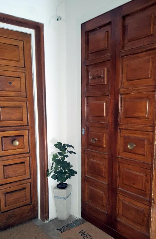 LaLoren room 6